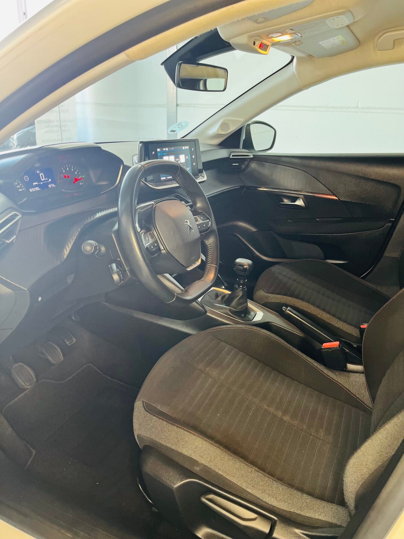 PEUGEOT 208 BlueHDi Active