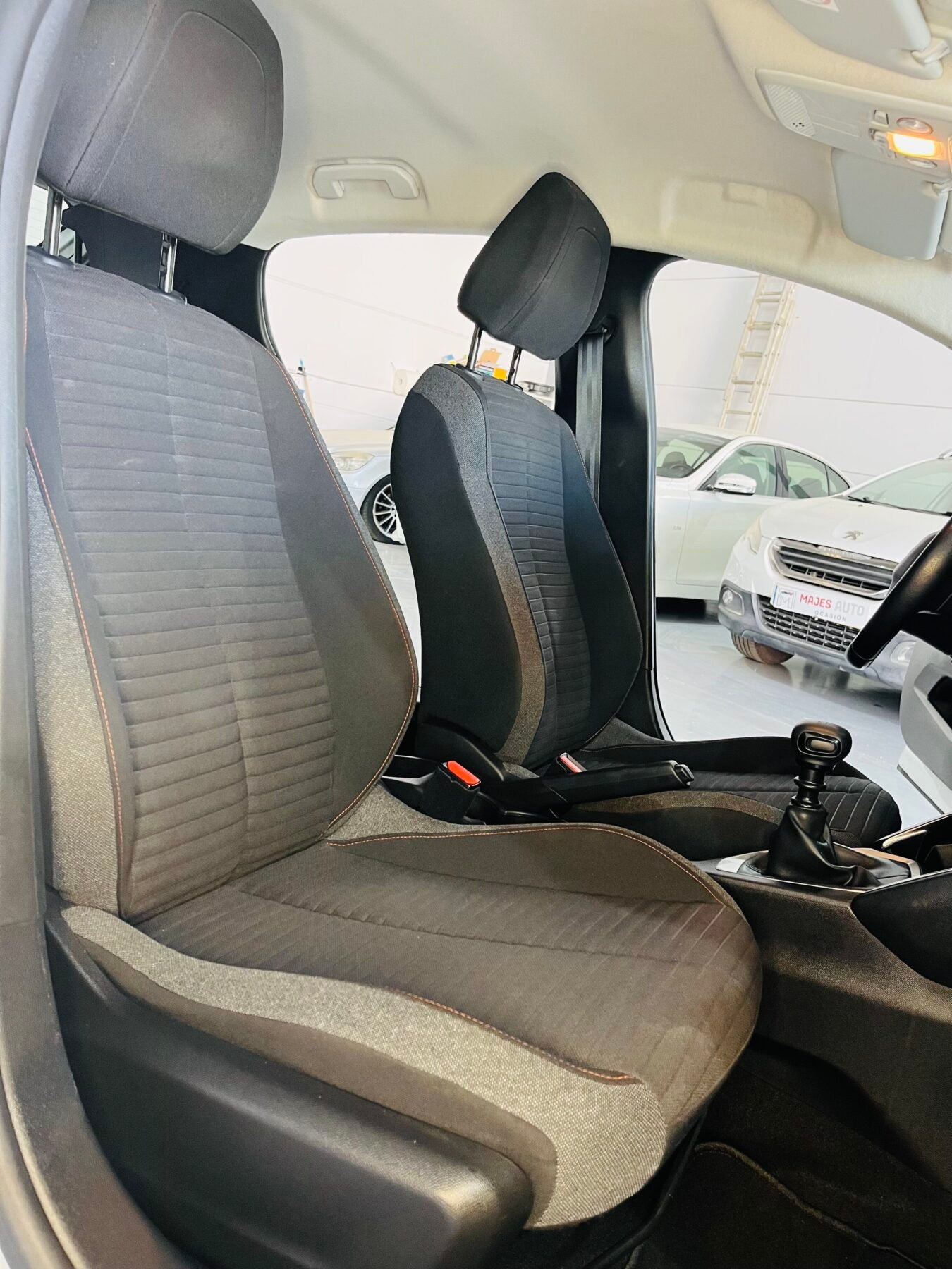 PEUGEOT 208 BlueHDi Active