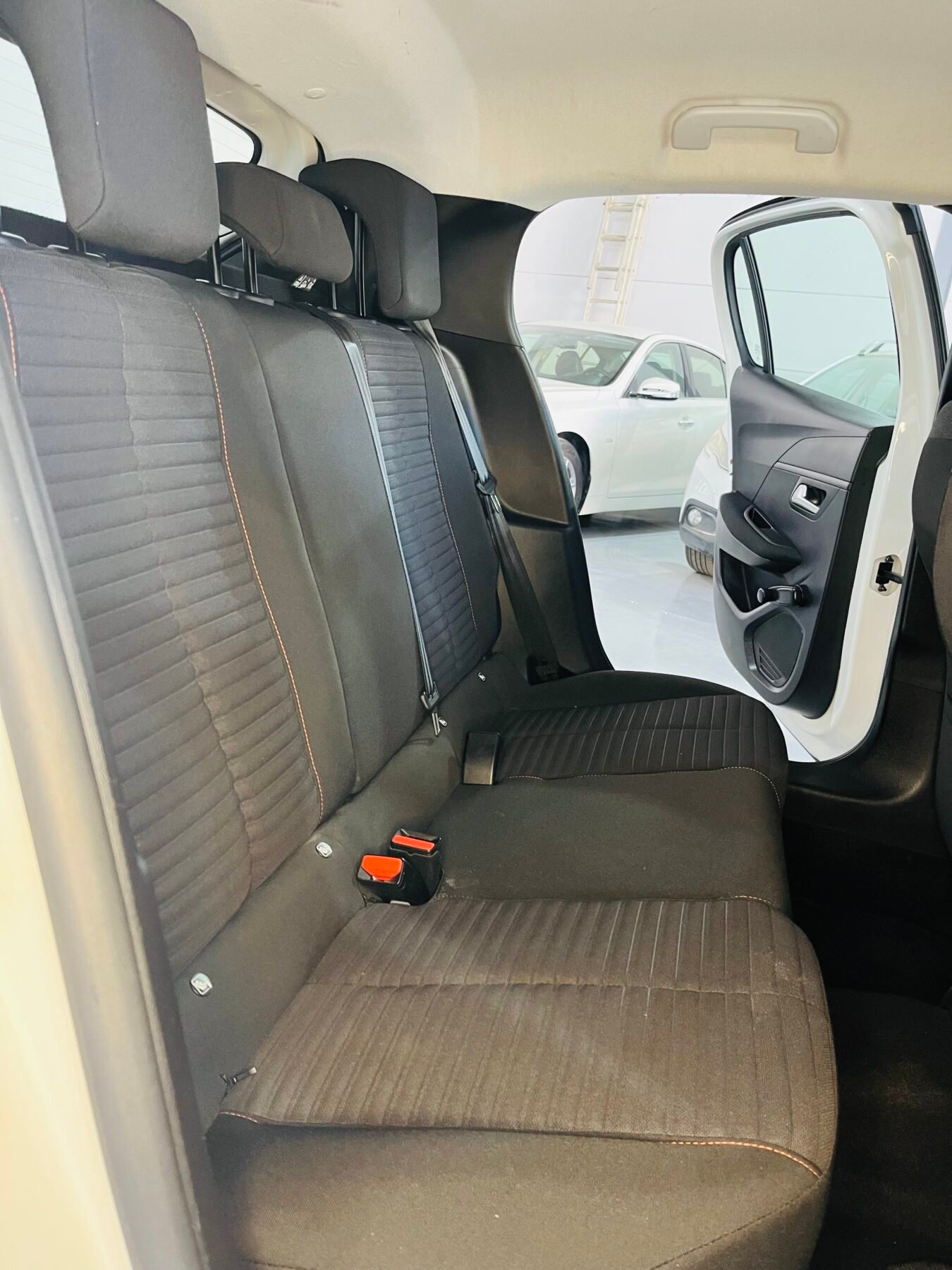 PEUGEOT 208 BlueHDi Active