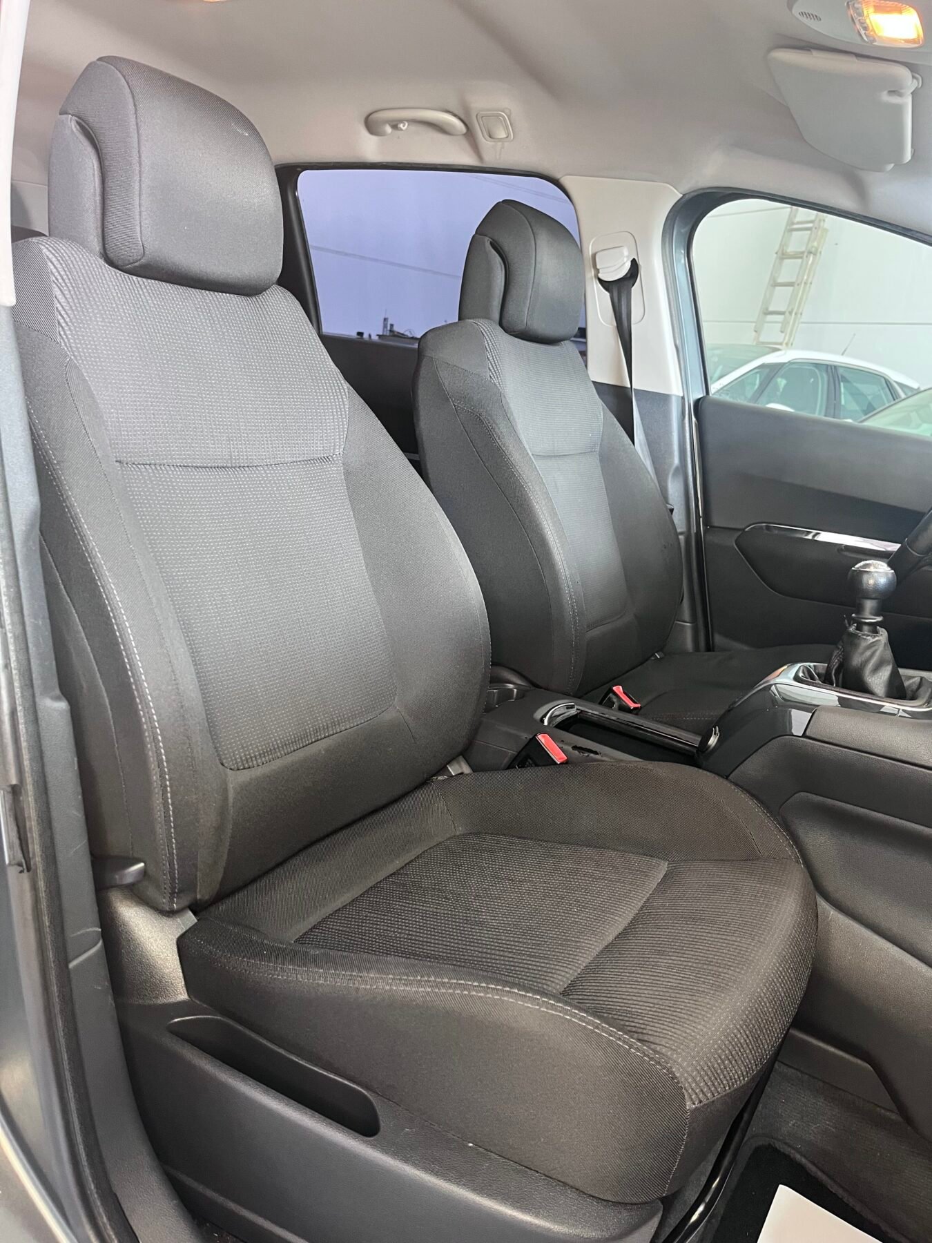 PEUGEOT 5008 1.6hdi 110cv